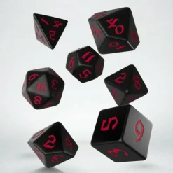 Q Workshop Dobbelstenen>Classic Runic Black & Red Dice Set (7)